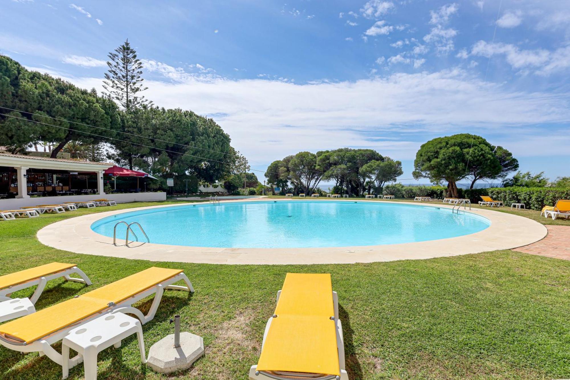 Apartment With 2 Bedrooms, 2M To The Beach Armação de Pêra Exterior foto
