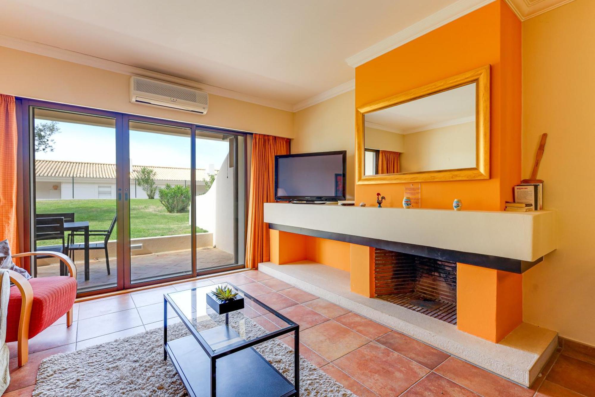 Apartment With 2 Bedrooms, 2M To The Beach Armação de Pêra Exterior foto